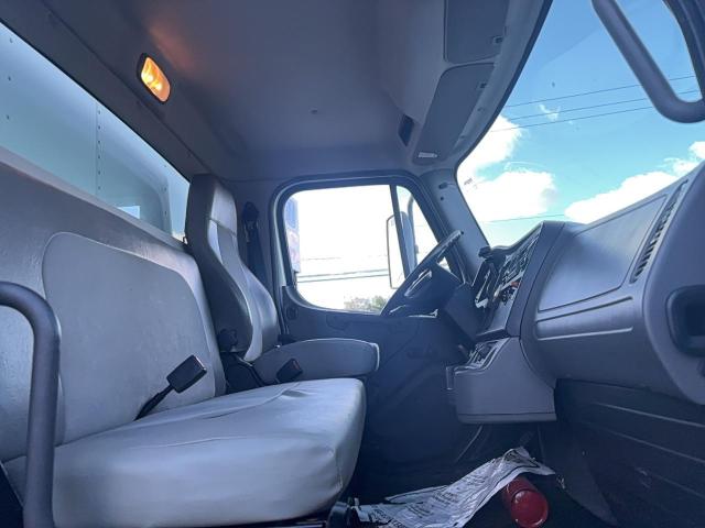 3ALACWDT7HDJE1766 - 2017 FREIGHTLINER M2 106 MEDIUM DUTY WHITE photo 5