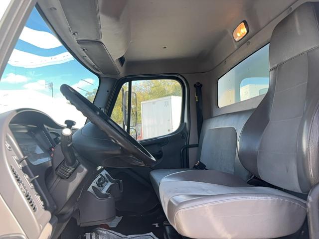 3ALACWDT7HDJE1766 - 2017 FREIGHTLINER M2 106 MEDIUM DUTY WHITE photo 9