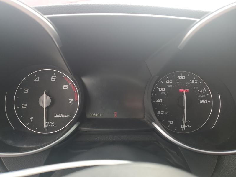 ZARFAEBN5J7598839 - 2018 ALFA ROMEO GIULIA 红色 照片 9