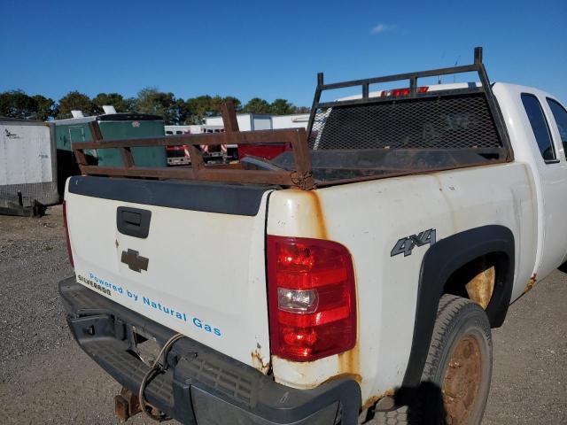 1GC2KVCG0BZ435673 - 2011 CHEVROLET SILVERADO K2500 HEAVY DUTY WHITE photo 11