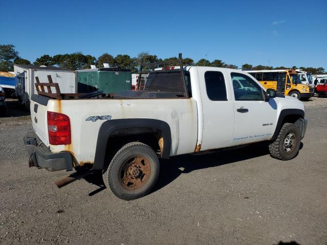 1GC2KVCG0BZ435673 - 2011 CHEVROLET SILVERADO K2500 HEAVY DUTY WHITE photo 3
