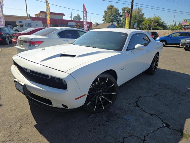 2C3CDZBT1GH202319 - 2016 DODGE CHALLENGER R/T WHITE photo 2