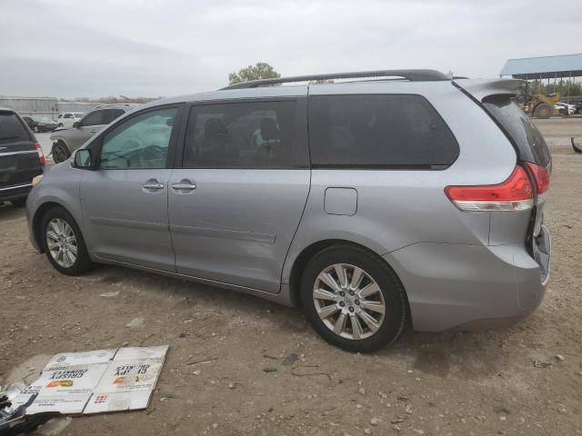 5TDYK3DC2DS310088 - 2013 TOYOTA SIENNA XLE GRAY photo 2