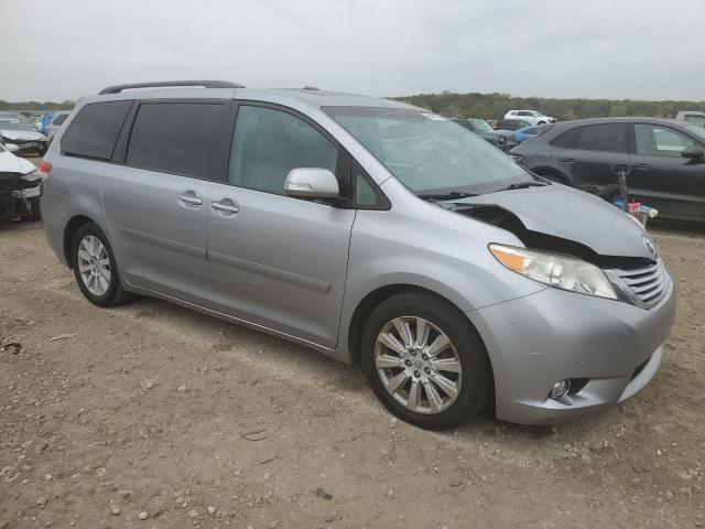 5TDYK3DC2DS310088 - 2013 TOYOTA SIENNA XLE GRAY photo 4