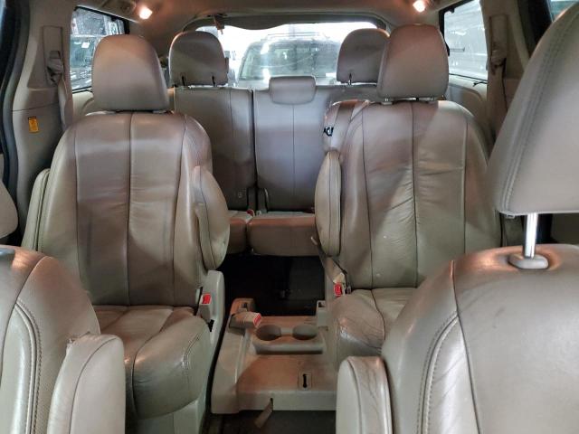 5TDYK3DC1CS201359 - 2012 TOYOTA SIENNA XLE Красный фото 10