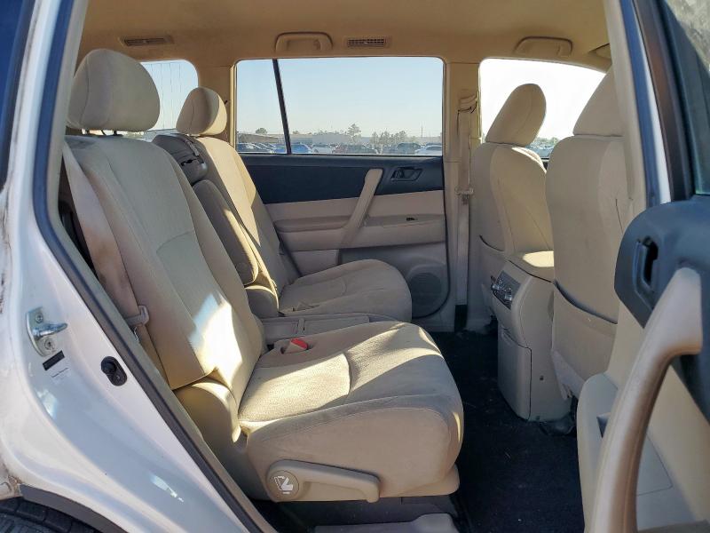 5TDZK3EH7DS121256 - 2013 TOYOTA HIGHLANDER BASE Білий фото 11