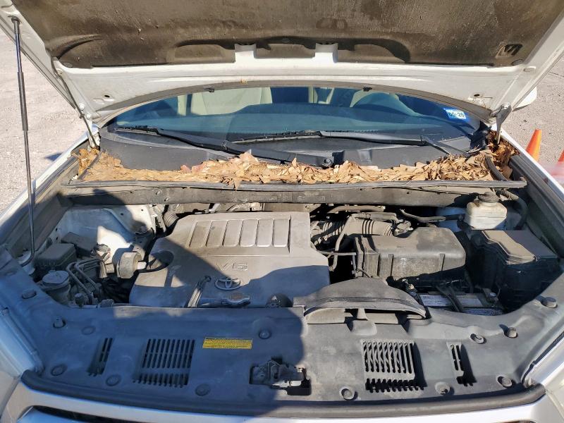 5TDZK3EH7DS121256 - 2013 TOYOTA HIGHLANDER BASE Білий фото 12