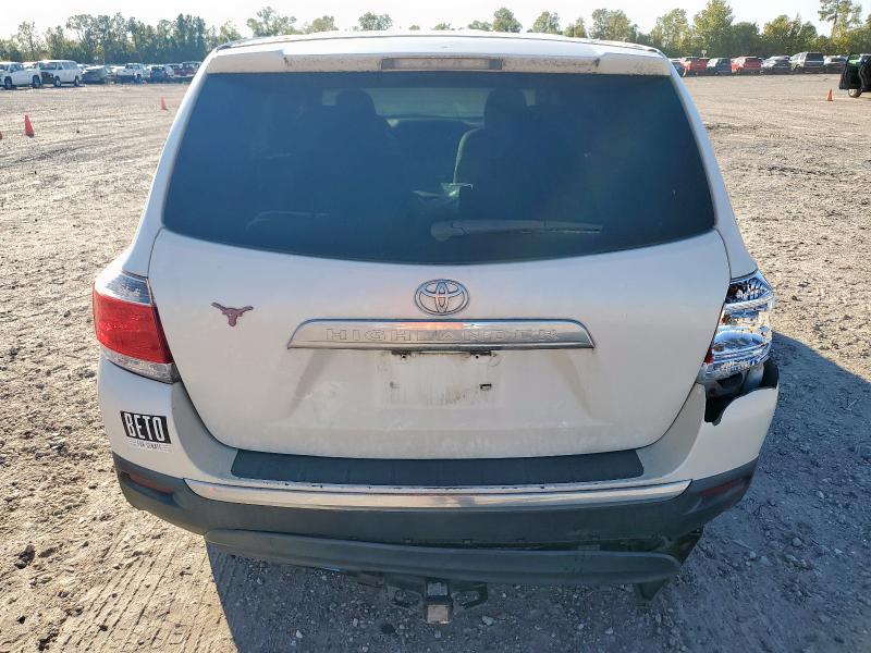 5TDZK3EH7DS121256 - 2013 TOYOTA HIGHLANDER BASE Білий фото 6