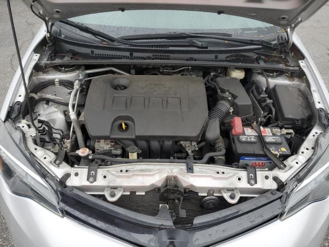 2T1BURHE2JC016872 - 2018 TOYOTA COROLLA L Silber Foto 11