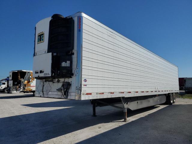 1UYVS2537EM827803 - 2014 UTILITY VS2RA WHITE photo 2