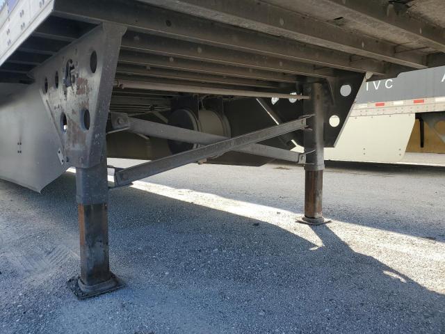 1UYVS2537EM827803 - 2014 UTILITY VS2RA WHITE photo 5