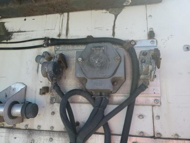 1UYVS2537EM827803 - 2014 UTILITY VS2RA WHITE photo 8