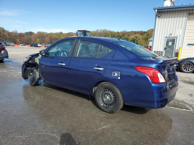 3N1CN7AP2JL877499 - 2018 NISSAN VERSA S BLUE photo 2
