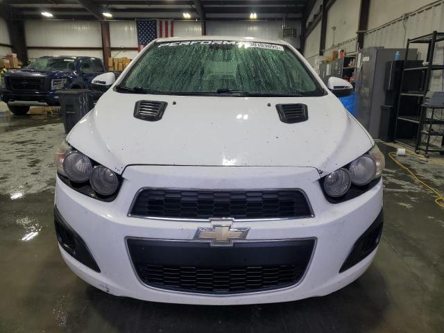 1G1JC6SH7F4101872 - 2015 CHEVROLET SONIC LT თეთრი ფოტო 5