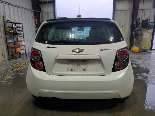 1G1JC6SH7F4101872 - 2015 CHEVROLET SONIC LT თეთრი ფოტო 6