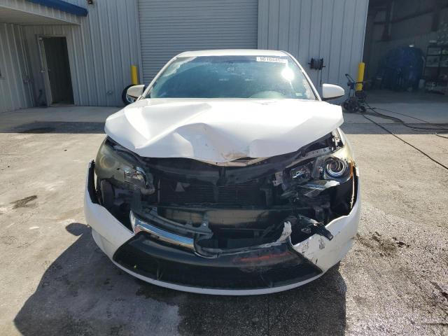 4T1BF1FK2HU288268 - 2017 TOYOTA CAMRY LE WHITE photo 5