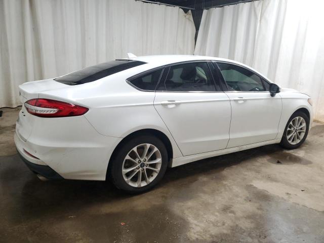 3FA6P0HDXKR238962 - 2019 FORD FUSION SE 白色 照片 3