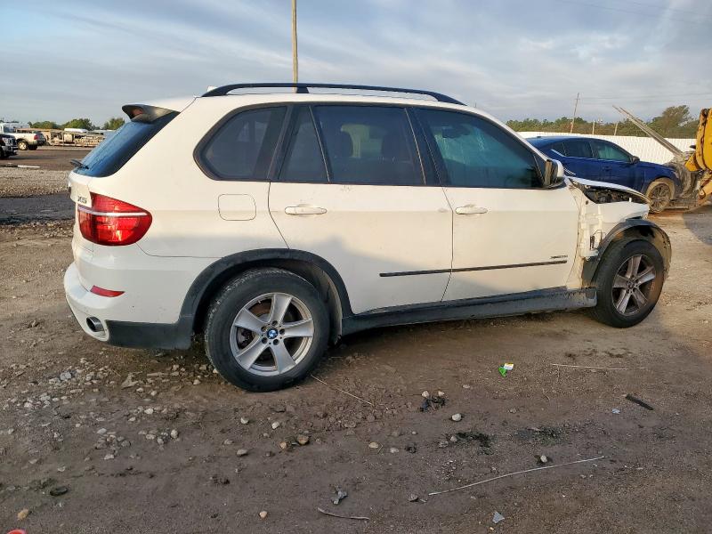 5UXZV4C5XCL767346 - 2012 BMW X5 XDRIVE35I WHITE photo 3