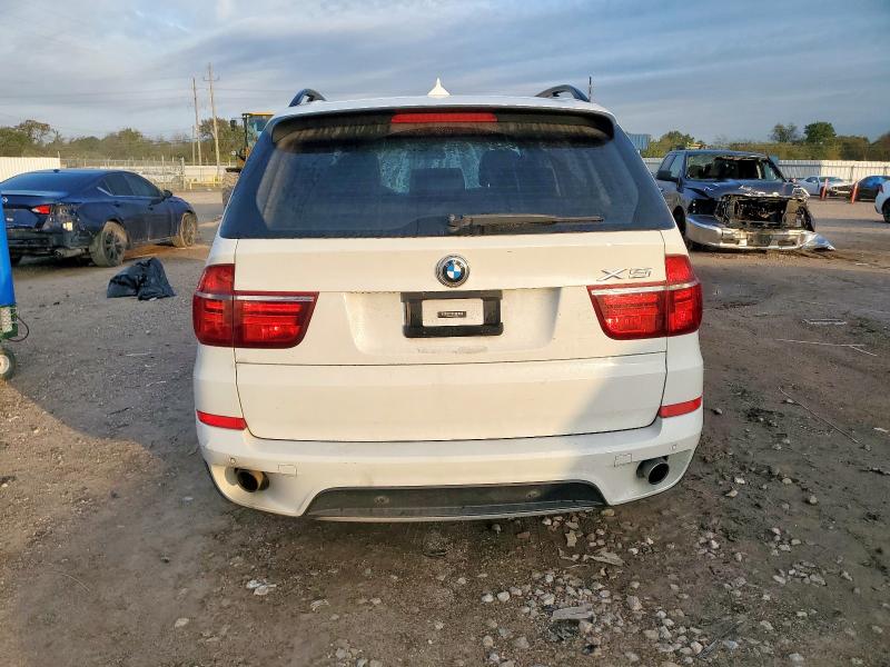 5UXZV4C5XCL767346 - 2012 BMW X5 XDRIVE35I WHITE photo 6