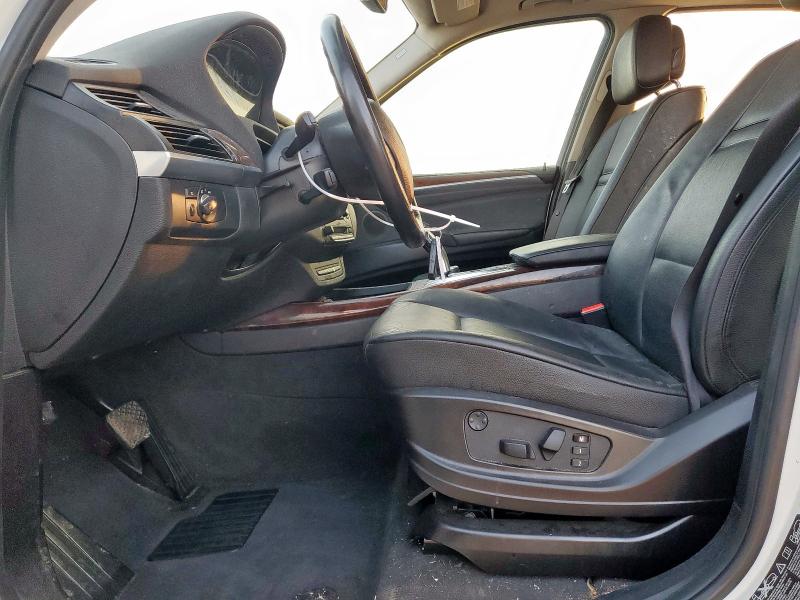 5UXZV4C5XCL767346 - 2012 BMW X5 XDRIVE35I WHITE photo 7
