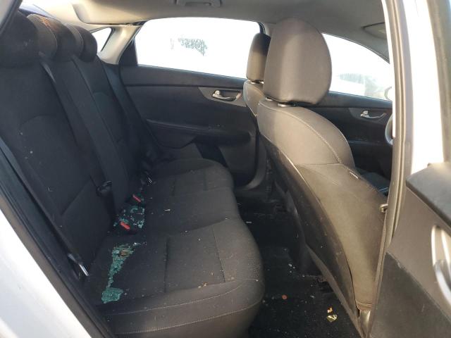 3KPF24AD9KE048992 - 2019 KIA FORTE FE WHITE photo 10