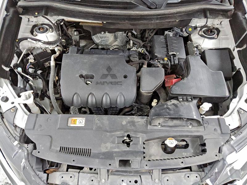 JA4AZ3A30GZ053303 - 2016 MITSUBISHI OUTLANDER SE WHITE photo 12