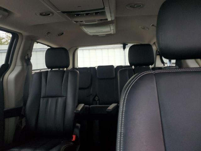 2C4RC1CG3GR261121 - 2016 CHRYSLER TOWN & COU TOURING L SILVER photo 10