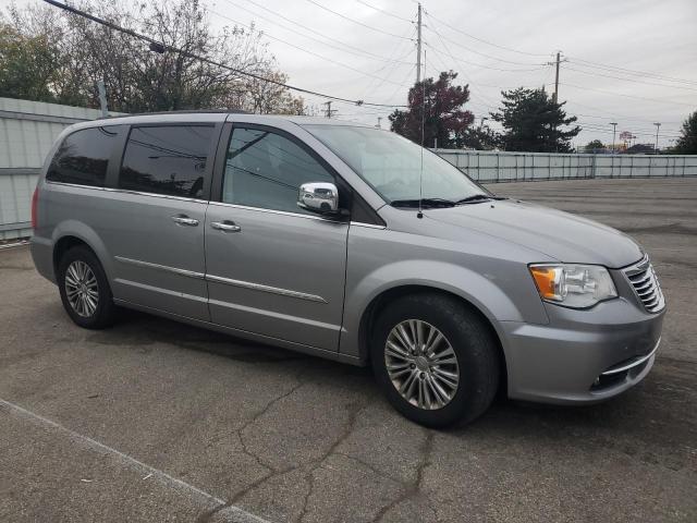 2C4RC1CG3GR261121 - 2016 CHRYSLER TOWN & COU TOURING L SILVER photo 4