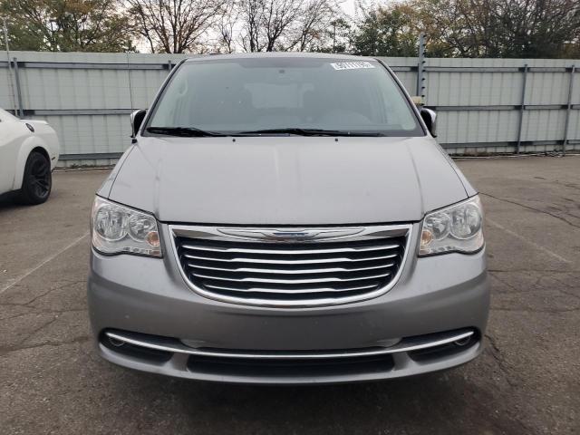 2C4RC1CG3GR261121 - 2016 CHRYSLER TOWN & COU TOURING L SILVER photo 5