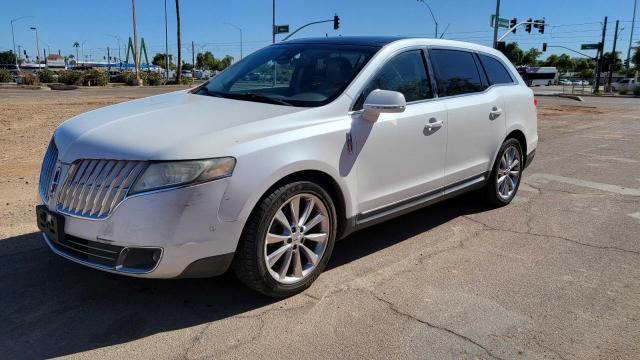 2LMHJ5AT5ABJ29521 - 2010 LINCOLN MKT WHITE photo 2