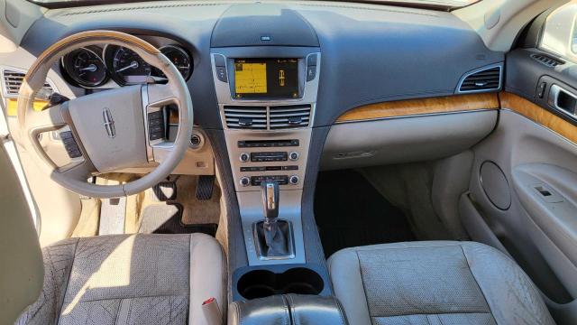 2LMHJ5AT5ABJ29521 - 2010 LINCOLN MKT WHITE photo 9