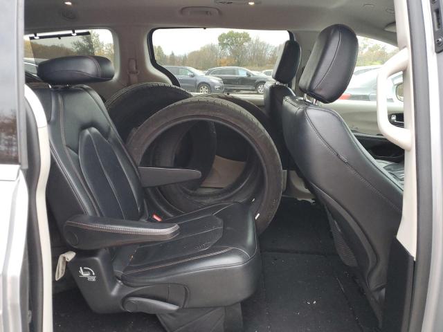 2C4RC1BG7LR275518 - 2020 CHRYSLER PACIFICA TOURING L GRAY photo 11