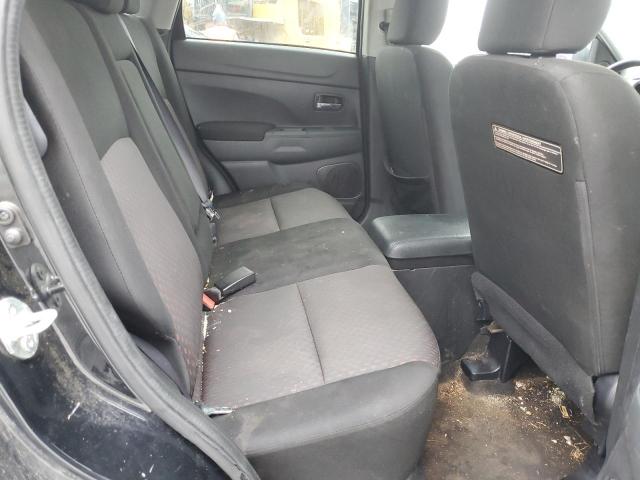 JA4AP3AU5JZ024501 - 2018 MITSUBISHI OUTLANDER ES BLACK photo 10