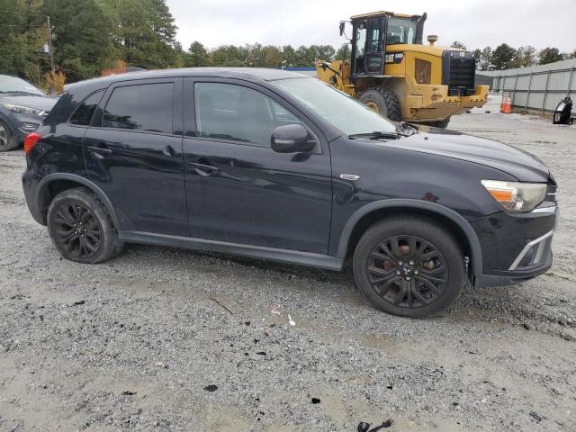 JA4AP3AU5JZ024501 - 2018 MITSUBISHI OUTLANDER ES BLACK photo 4