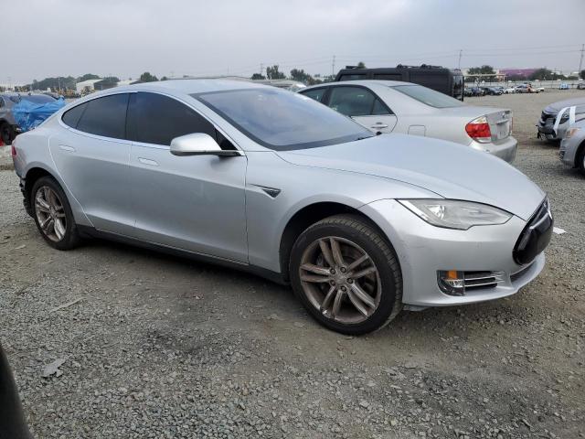 5YJSA1CG1DFP18328 - 2013 TESLA MODEL S Արծաթագույն լուսանկար 4