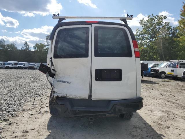 1GCWGAFF7H1342588 - 2017 CHEVROLET EXPRESS G2 WHITE photo 6