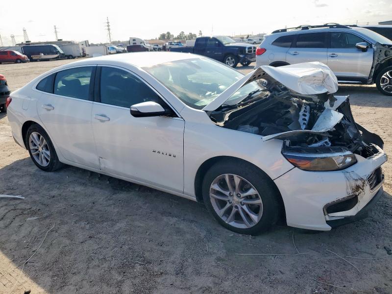 1G1ZE5ST9HF253641 - 2017 CHEVROLET MALIBU LT WHITE photo 4