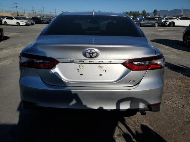 4T1C11AKXPU763660 - 2023 TOYOTA CAMRY LE SILVER photo 6