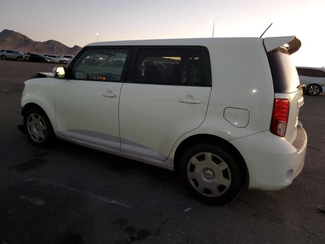 JTLZE4FE3B1141584 - 2011 TOYOTA SCION XB WHITE photo 2