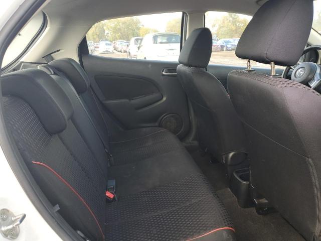 JM1DE1LY8D0158148 - 2013 MAZDA MAZDA2 WHITE photo 10