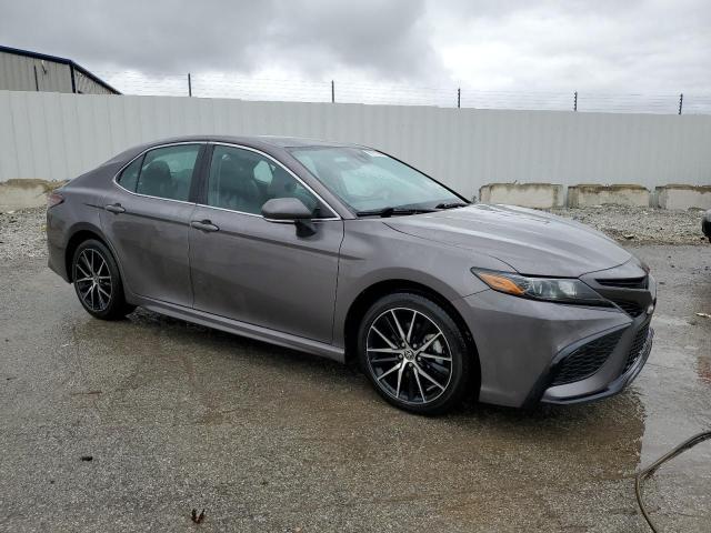 4T1G11AK6PU768226 - 2023 TOYOTA CAMRY SE NIGHT SHADE GRAY photo 4