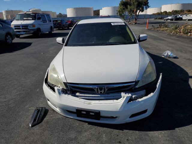 1HGCM56486A161094 - 2006 HONDA ACCORD LX WHITE photo 5
