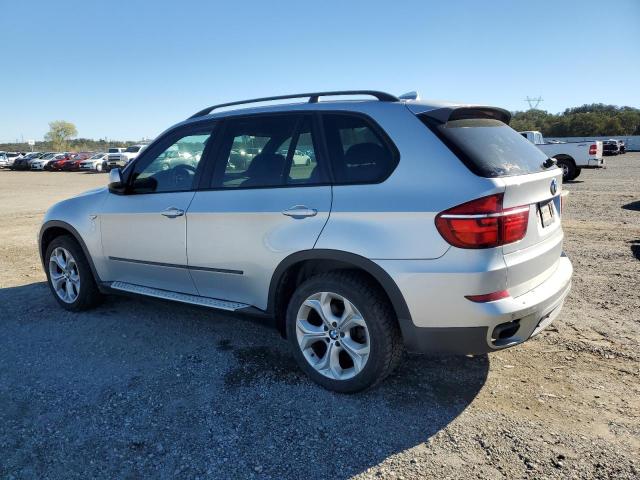 5UXZV8C5XBL419794 - 2011 BMW X5 XDRIVE50I SILVER photo 2