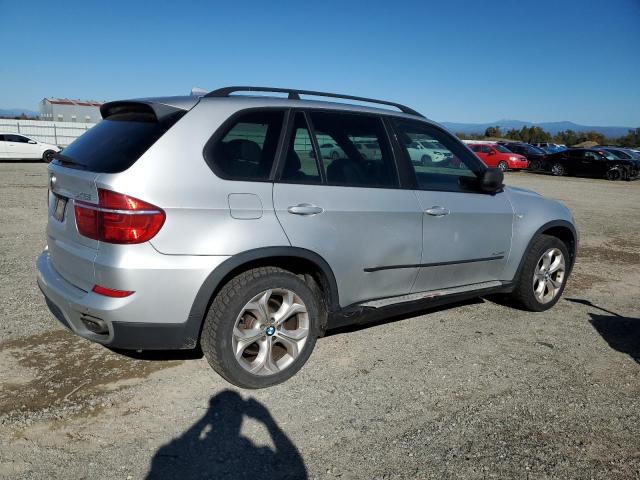 5UXZV8C5XBL419794 - 2011 BMW X5 XDRIVE50I SILVER photo 3