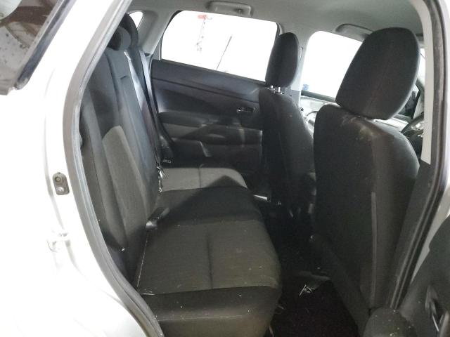 JA4AP3AU5LU030928 - 2020 MITSUBISHI OUTLANDER ES SILVER photo 11