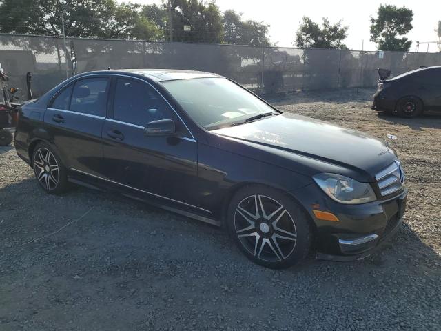 WDDGF8AB7DA804037 - 2013 MERCEDES-BENZ C 300 4MATIC BLACK photo 4