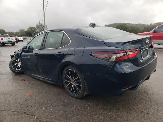 4T1T11AK9MU532986 - 2021 TOYOTA CAMRY SE BLUE photo 2