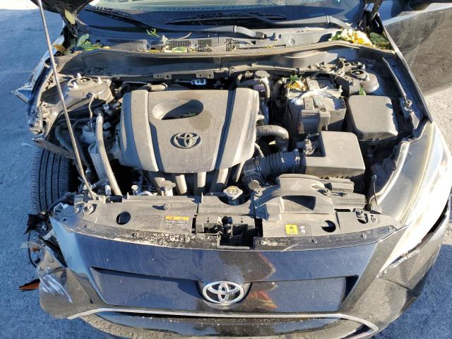 3MYDLBYV3JY303612 - 2018 TOYOTA YARIS IA Qara foto 11