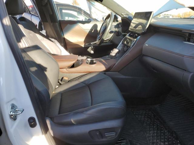 JTEAAAAH3PJ130494 - 2023 TOYOTA VENZA LE Biały zdjęcie 7