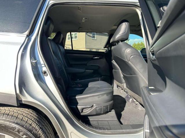 5TDGZRAH4MS032191 - 2021 TOYOTA HIGHLANDER XLE ვერცხლისფერი ფოტო 8
